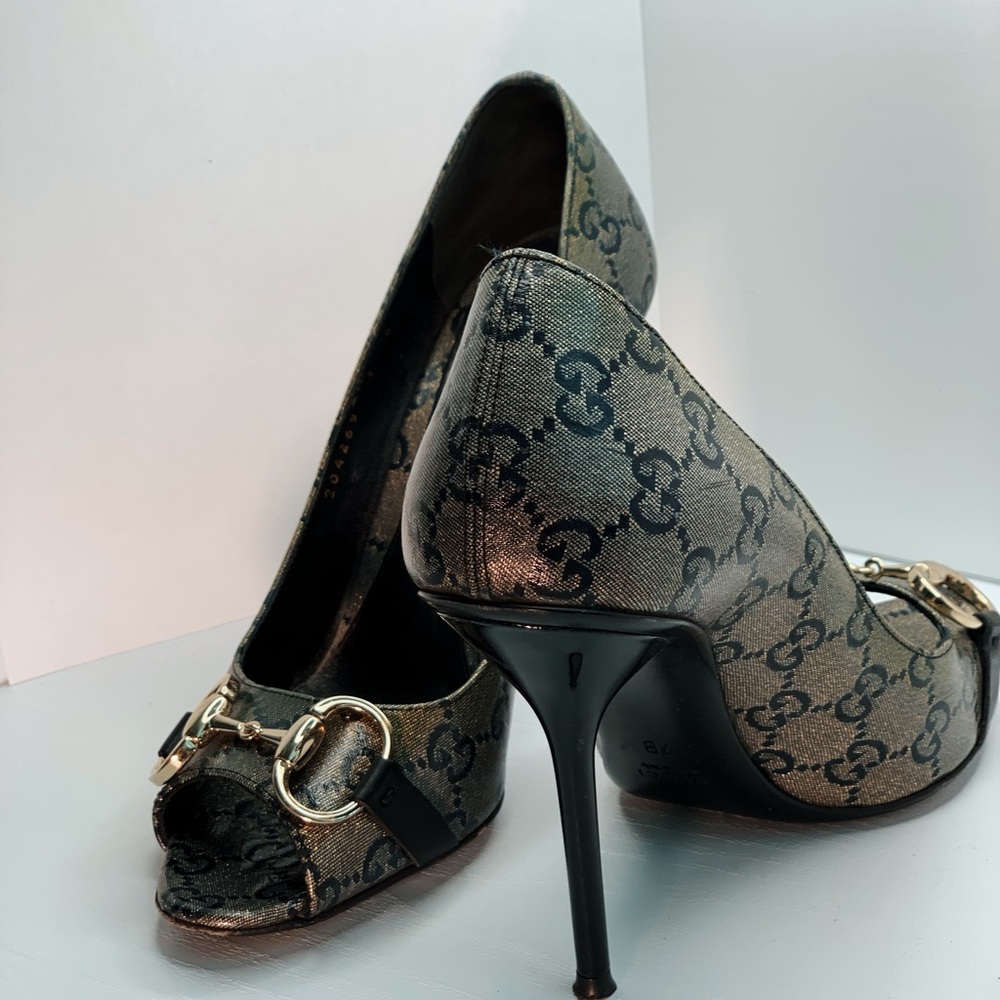 Vintage Gucci Pumps